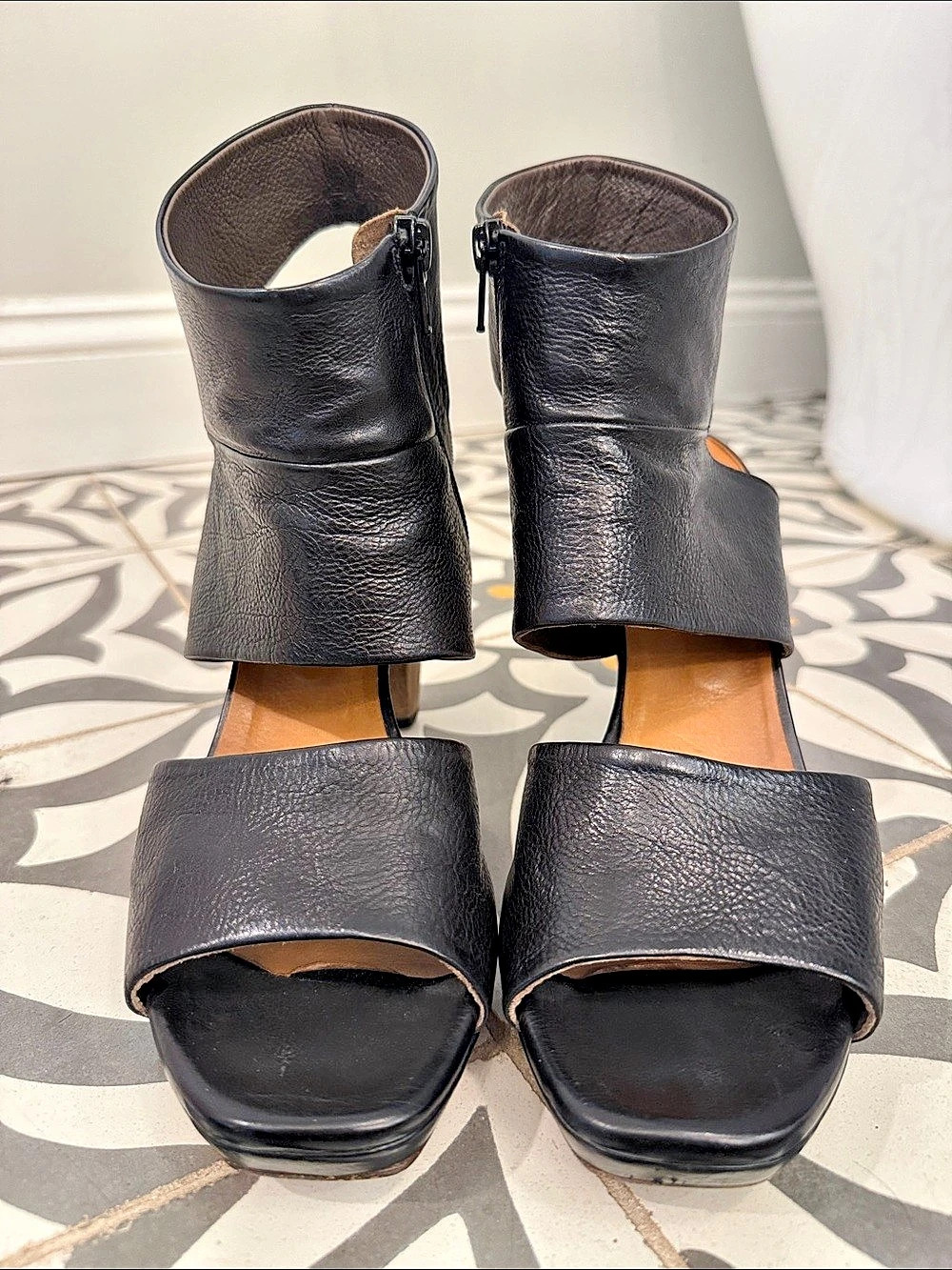 Coclico Black Leather-Look Peep-Toe Heels, size 41
